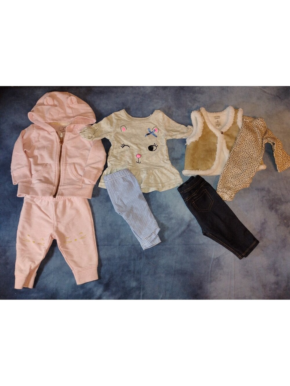 Baby girls carters outfits 0-3 month